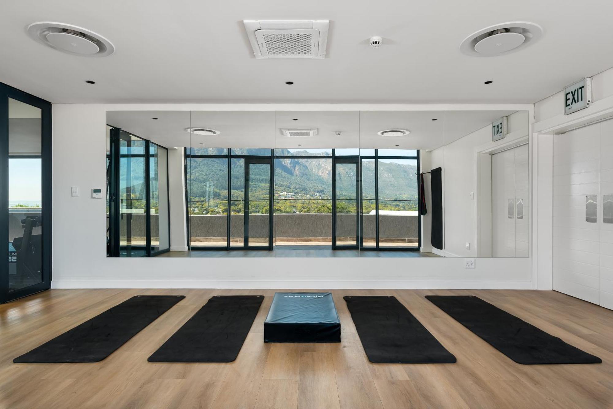 Newlands Peak Apartment *